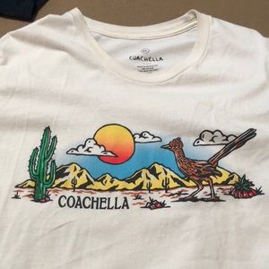 2018 cochella tee. Xl can fit L.